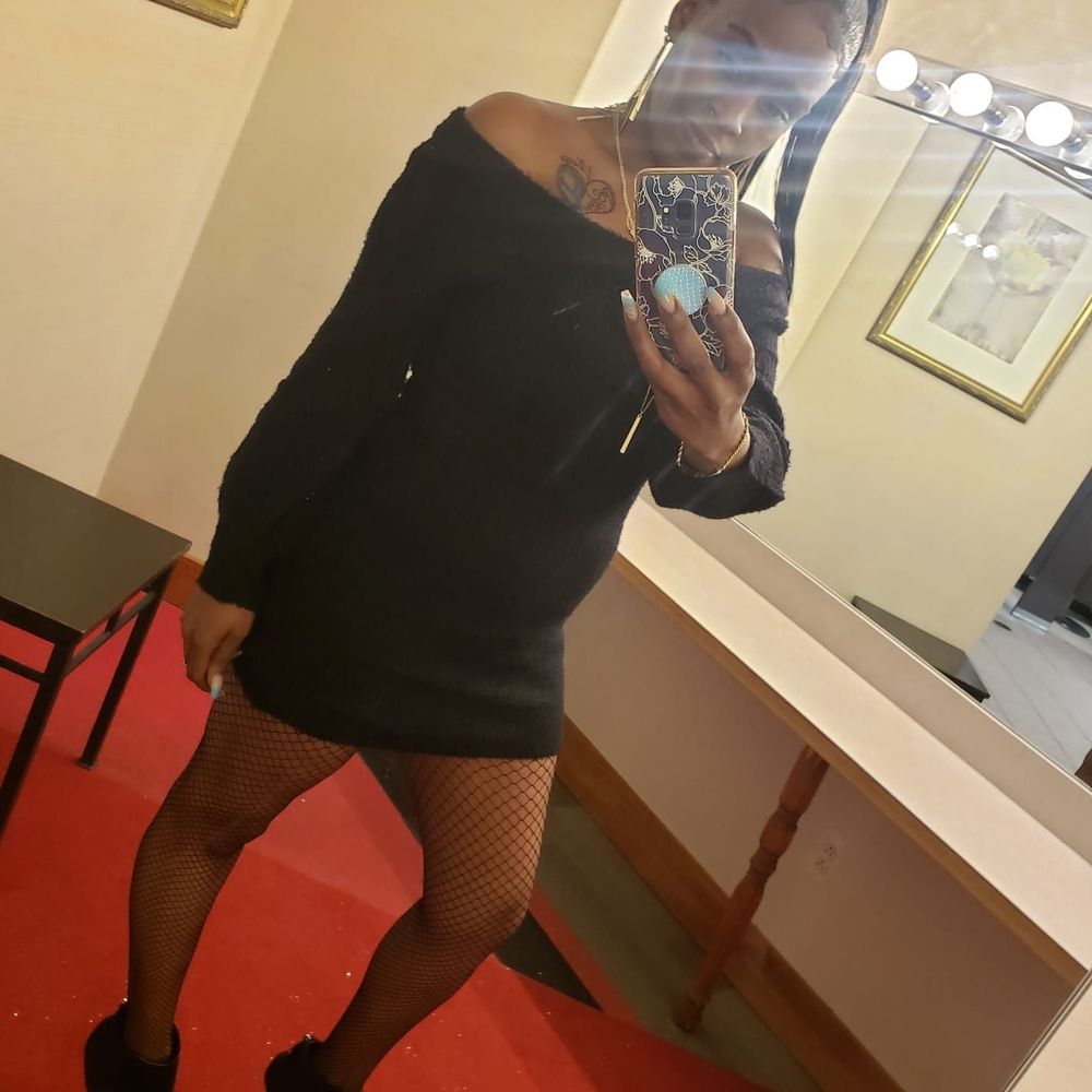 Meet your Posher, Latisha